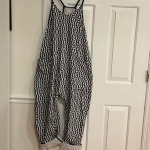 Rare trapezoid black combo printed hot shot onesie!